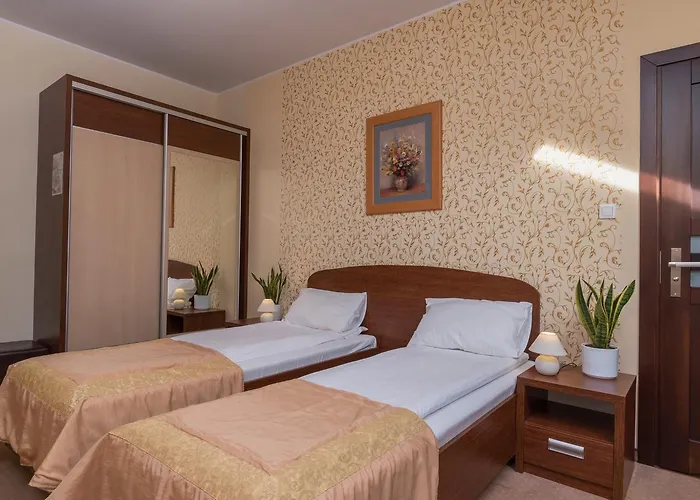 Bed & Breakfast Leszczynowy Dworek 4*