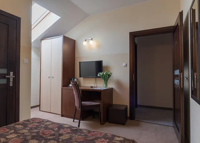 Bed and Breakfast Leszczynowy Dworek 4*