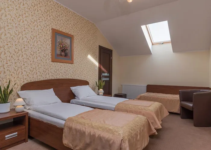 Bed and Breakfast Leszczynowy Dworek 4*